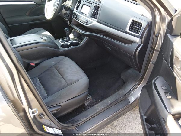 2018 TOYOTA HIGHLANDER LE