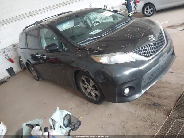 2013 TOYOTA SIENNA SE 8 PASSENGER — I1