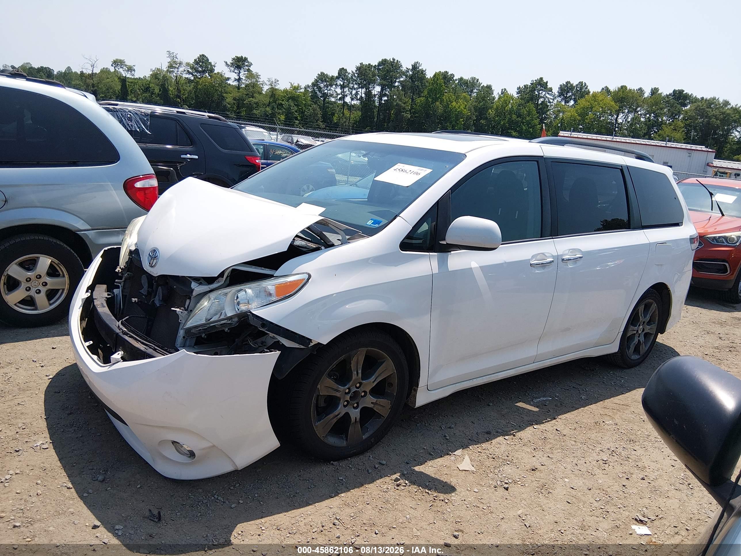 2015 TOYOTA SIENNA SPORT