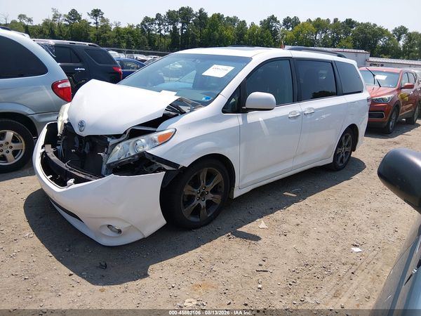 2015 TOYOTA SIENNA SPORT