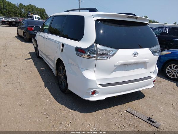 2015 TOYOTA SIENNA SPORT