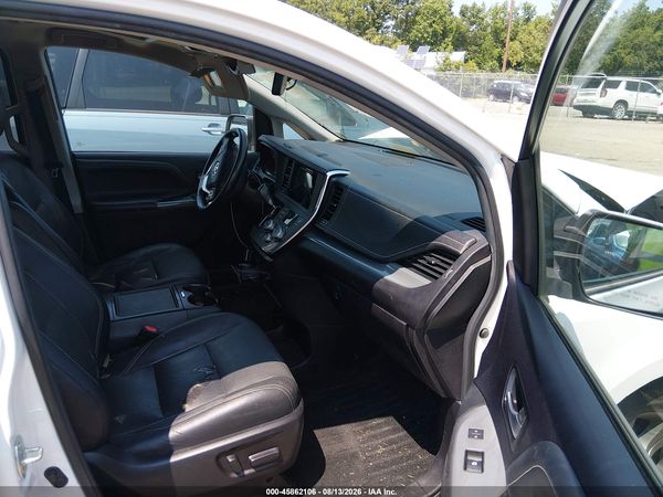 2015 TOYOTA SIENNA SPORT