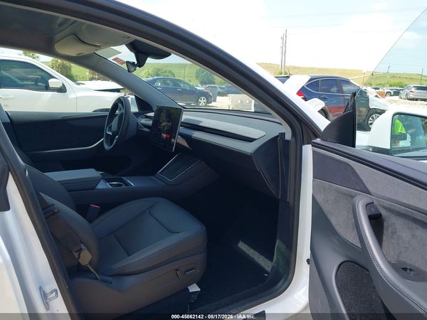 2026 TESLA MODEL Y PREMIUM/REAR-WHEEL DRIVE