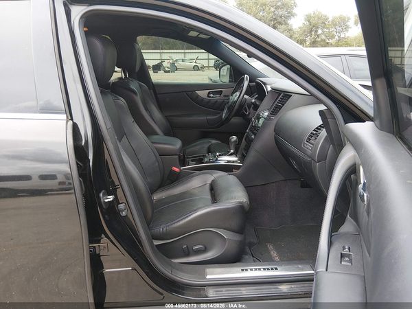2016 INFINITI QX70