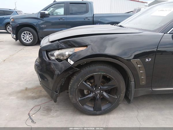 2016 INFINITI QX70