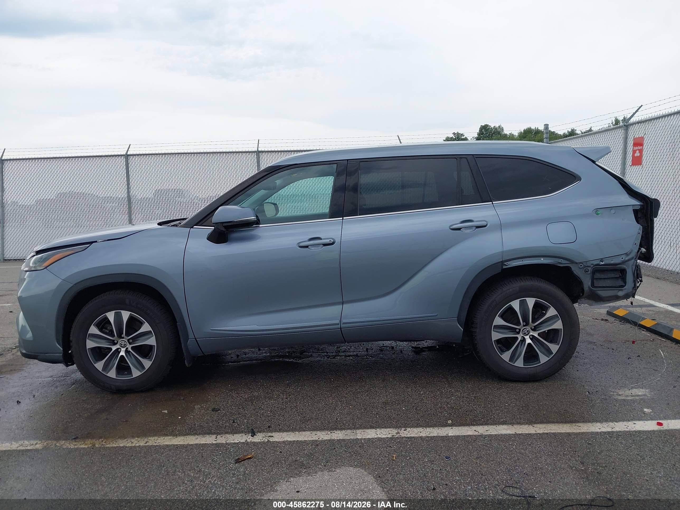 2021 TOYOTA HIGHLANDER XLE