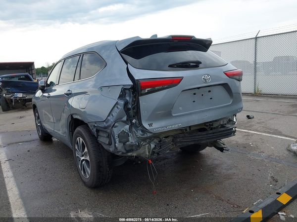 2021 TOYOTA HIGHLANDER XLE