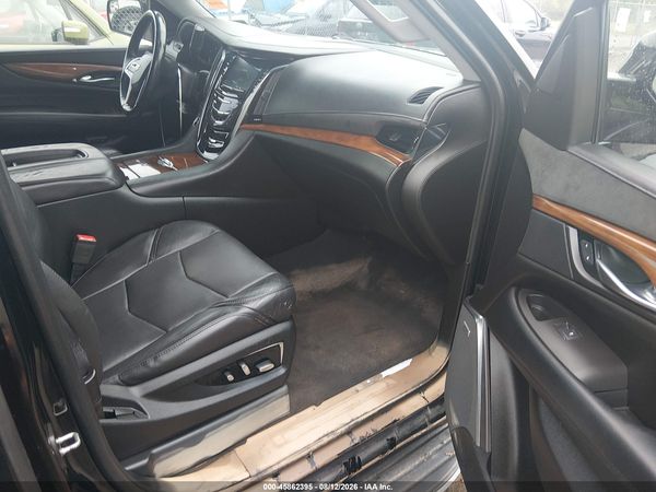 2017 CADILLAC ESCALADE LUXURY