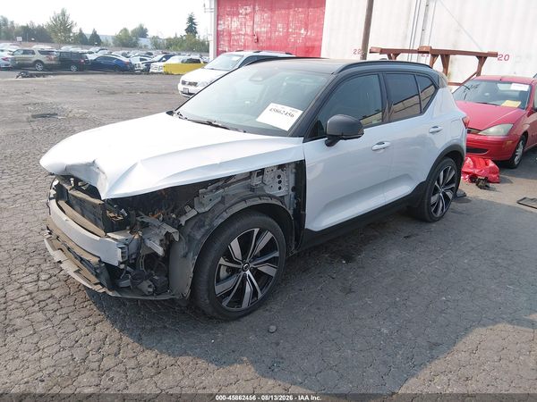 2021 VOLVO XC40 RECHARGE PURE ELECTRIC P8