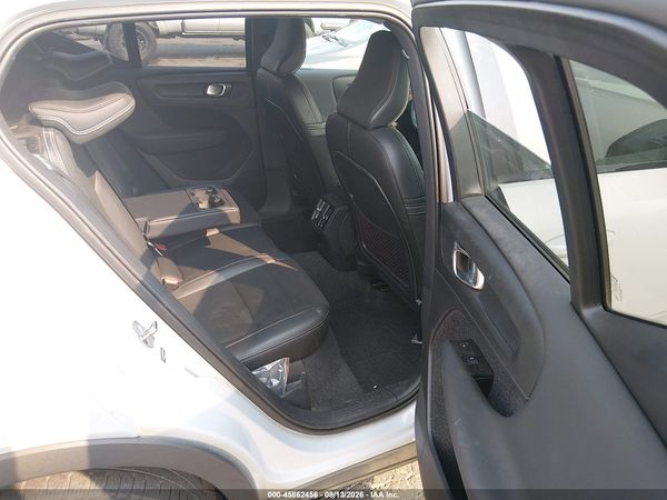 2021 VOLVO XC40 RECHARGE PURE ELECTRIC P8