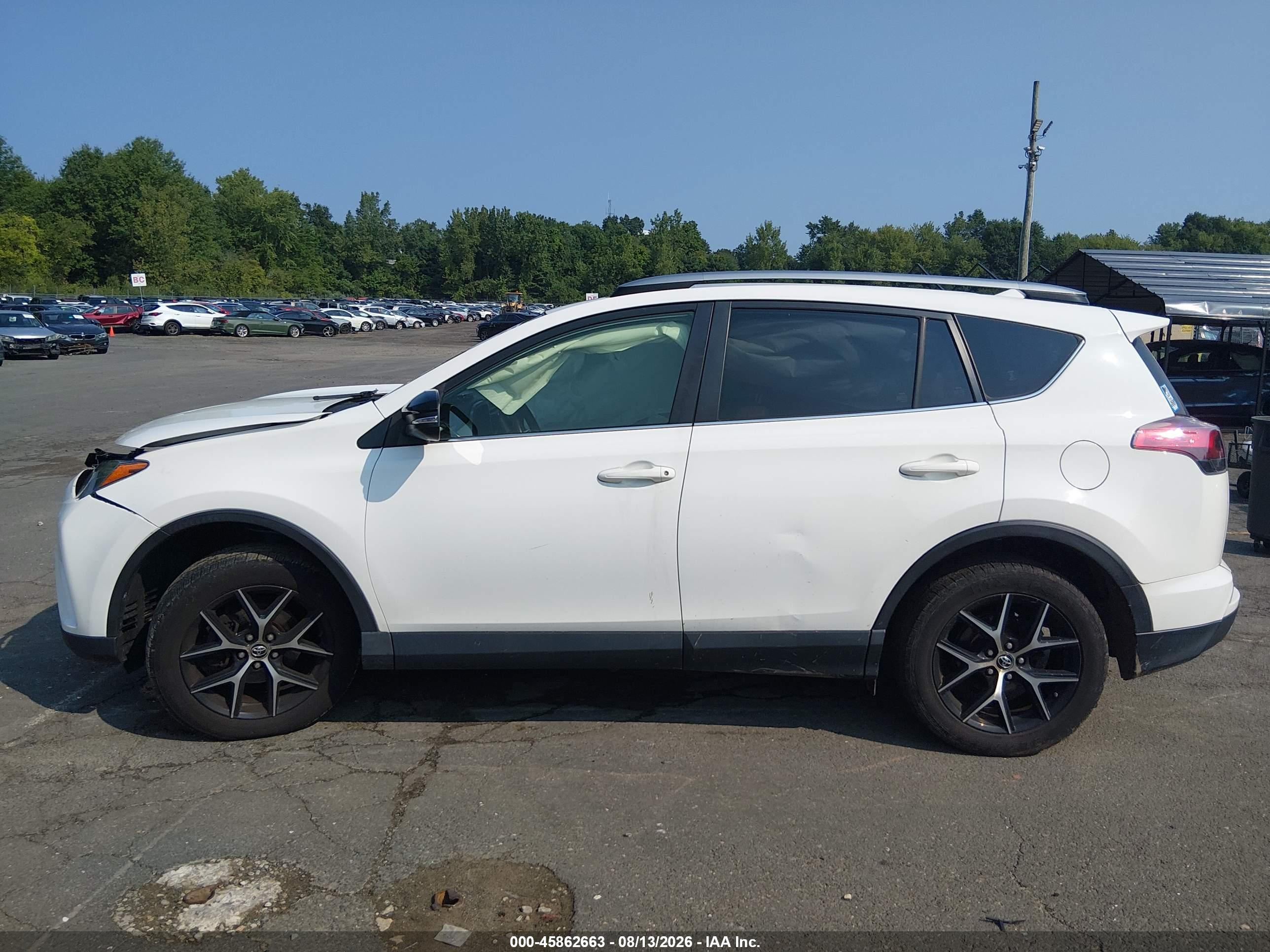 2017 TOYOTA RAV4 SE