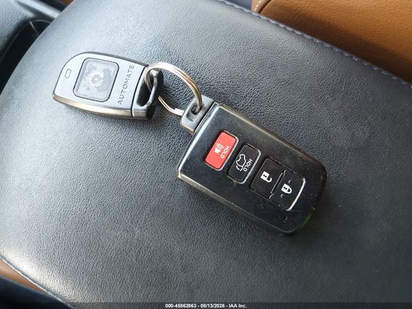 2017 TOYOTA RAV4 SE