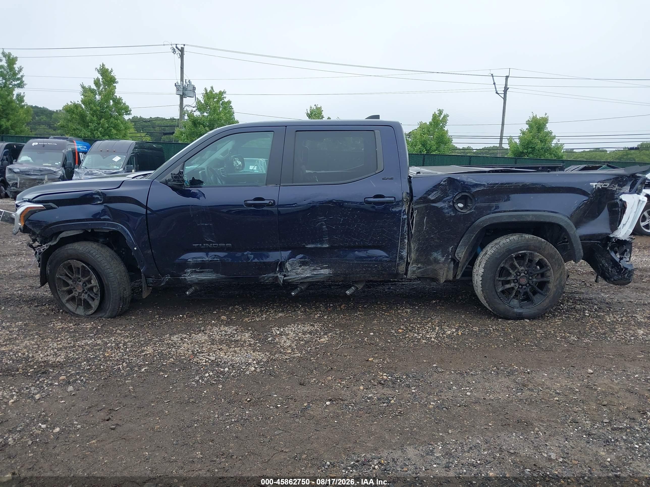 2023 TOYOTA TUNDRA SR5