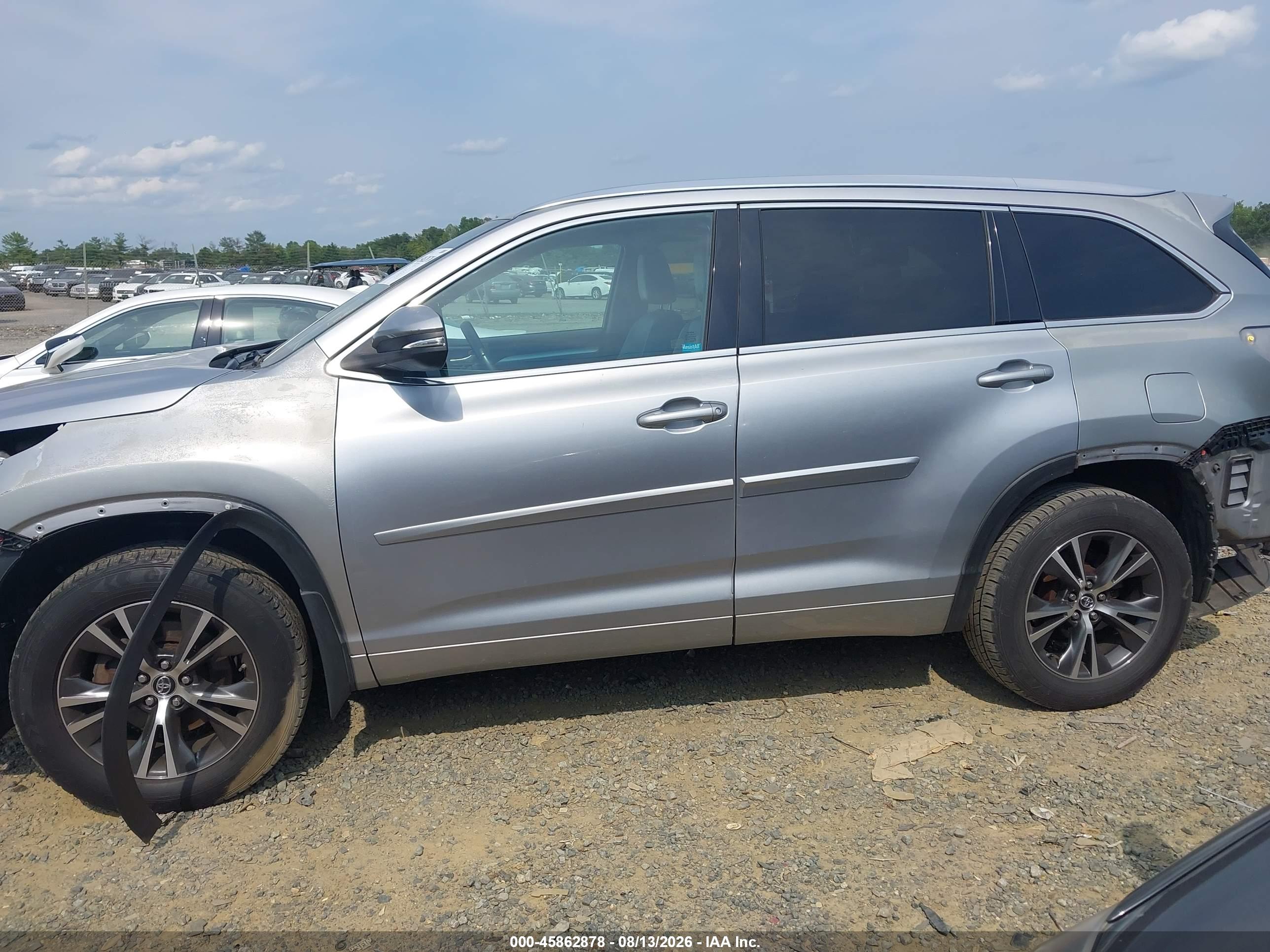 2016 TOYOTA HIGHLANDER XLE V6
