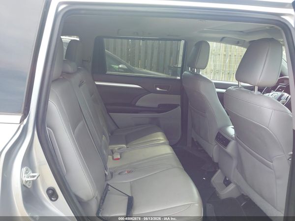 2016 TOYOTA HIGHLANDER XLE V6