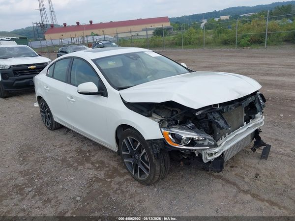 2017 VOLVO S60 T5 DYNAMIC