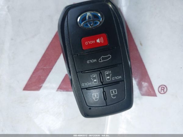 2021 TOYOTA SIENNA XLE