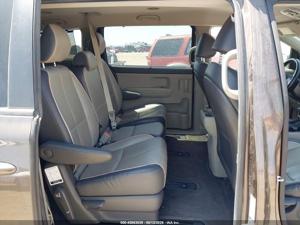 2017 KIA SEDONA LX