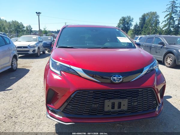 2024 TOYOTA SIENNA XSE