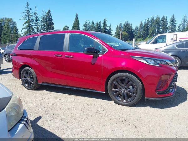 2024 TOYOTA SIENNA XSE