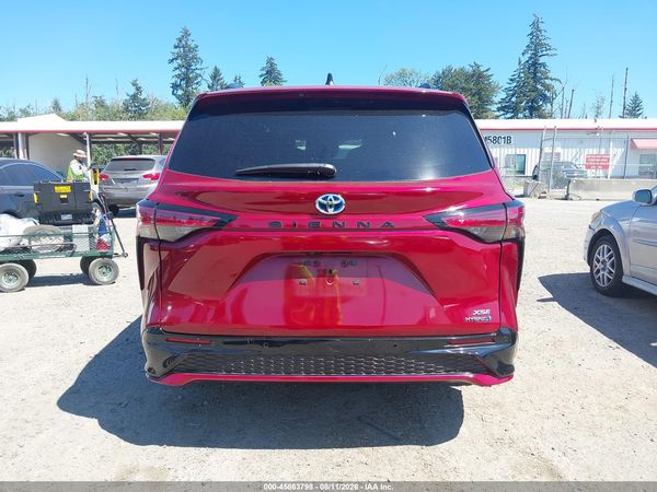 2024 TOYOTA SIENNA XSE