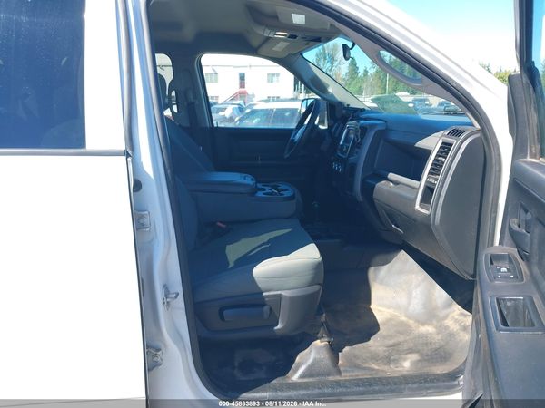 2017 RAM 3500 TRADESMAN  4X4 6'4 BOX