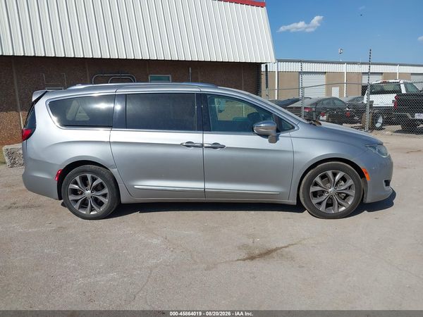 2019 CHRYSLER PACIFICA LIMITED