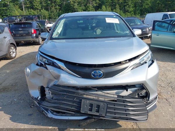 2021 TOYOTA SIENNA LE