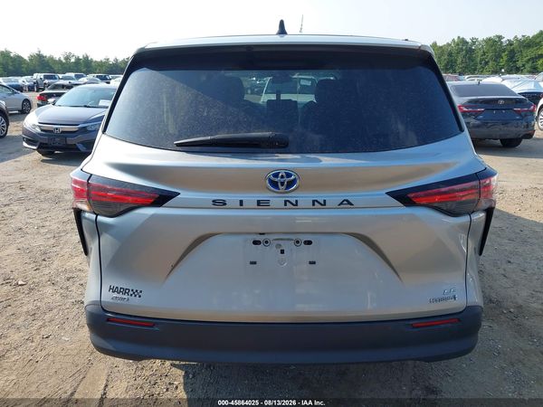 2021 TOYOTA SIENNA LE