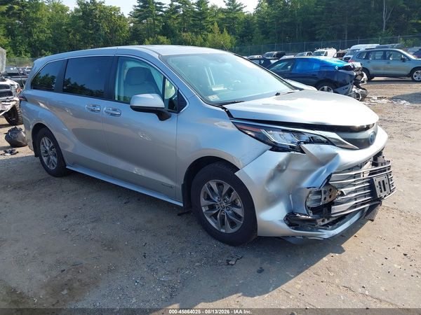 2021 TOYOTA SIENNA LE