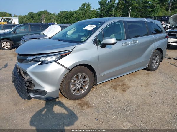 2021 TOYOTA SIENNA LE
