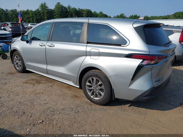 2021 TOYOTA SIENNA LE