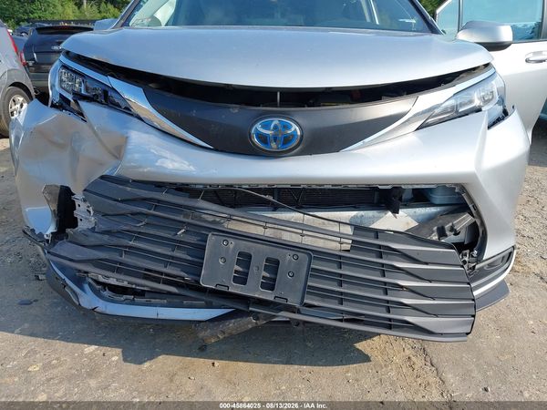 2021 TOYOTA SIENNA LE
