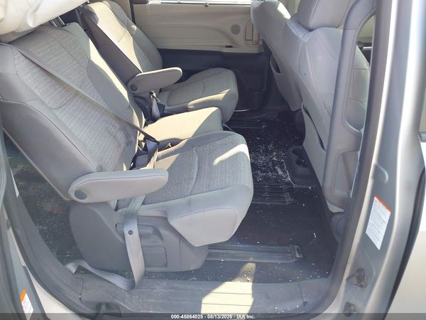 2021 TOYOTA SIENNA LE