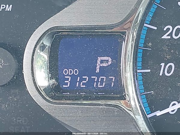 2013 TOYOTA SIENNA XLE V6 8 PASSENGER