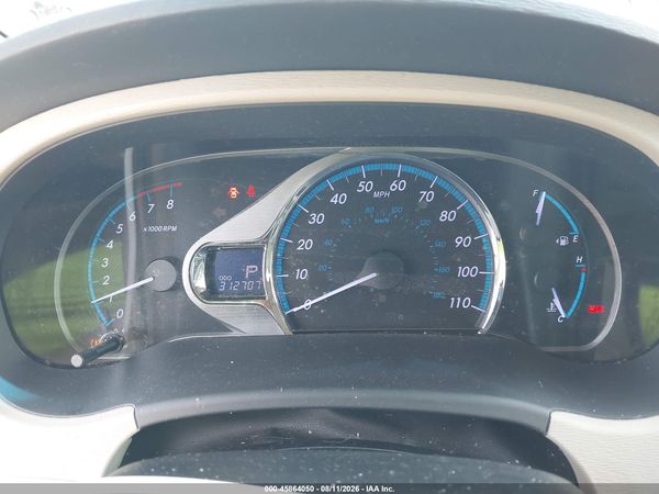 2013 TOYOTA SIENNA XLE V6 8 PASSENGER