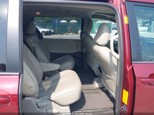 2013 TOYOTA SIENNA XLE V6 8 PASSENGER