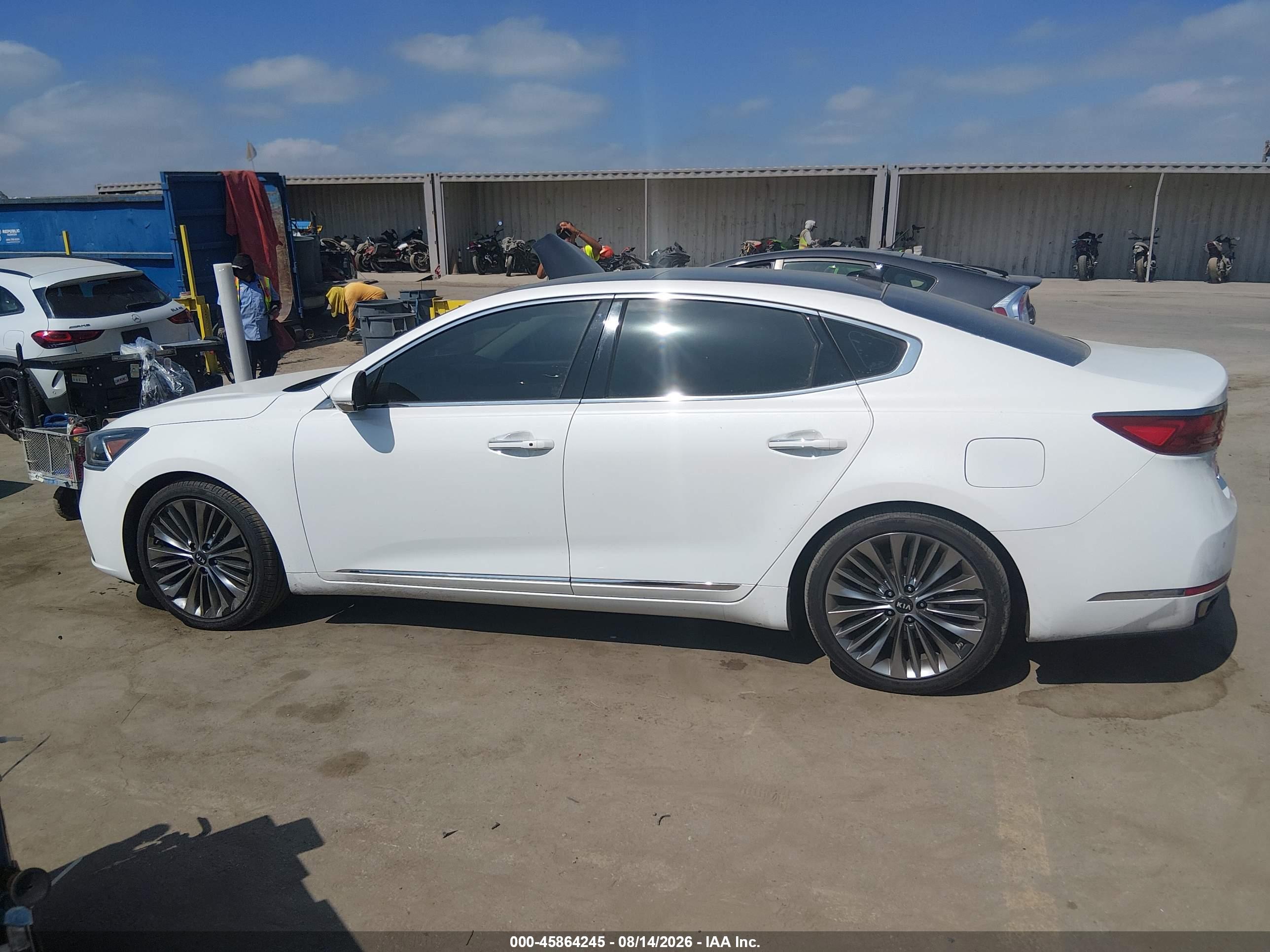2018 KIA CADENZA LIMITED