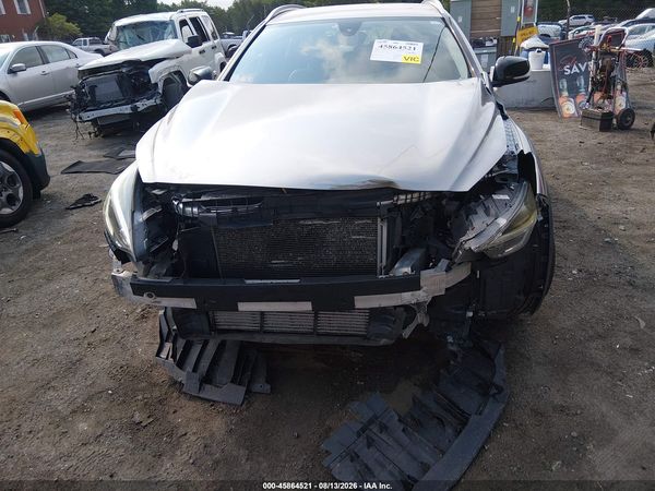 2018 INFINITI QX30 LUXURY