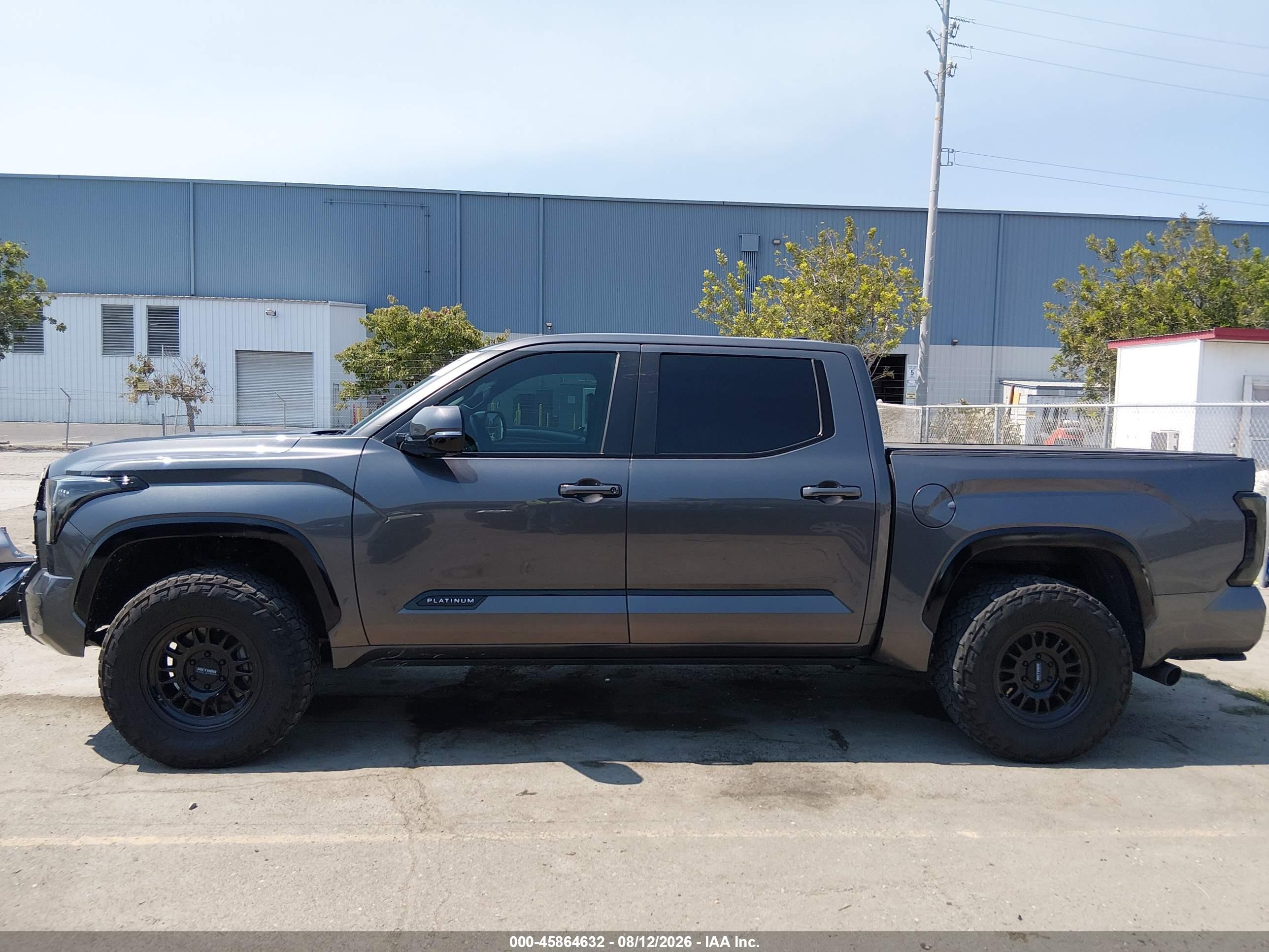 2024 TOYOTA TUNDRA PLATINUM