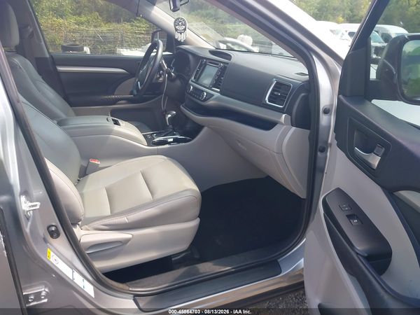 2016 TOYOTA HIGHLANDER XLE V6