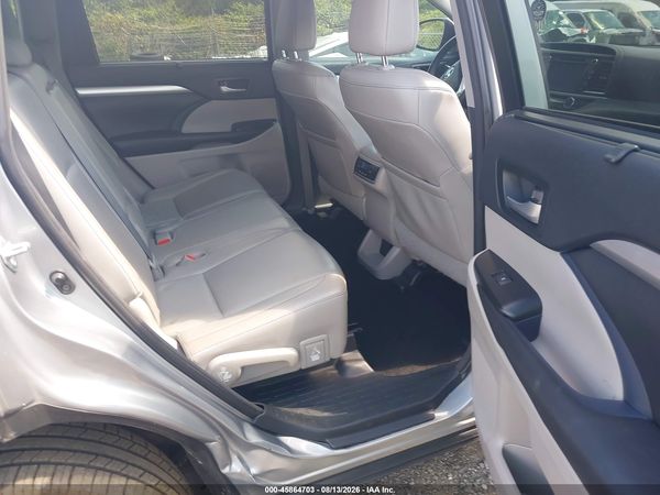 2016 TOYOTA HIGHLANDER XLE V6
