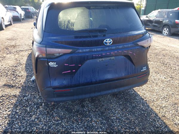2024 TOYOTA SIENNA XLE