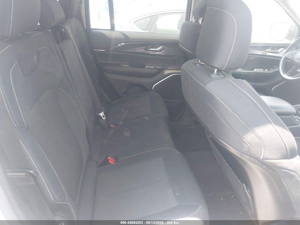 2022 JEEP GRAND CHEROKEE LAREDO 4X4