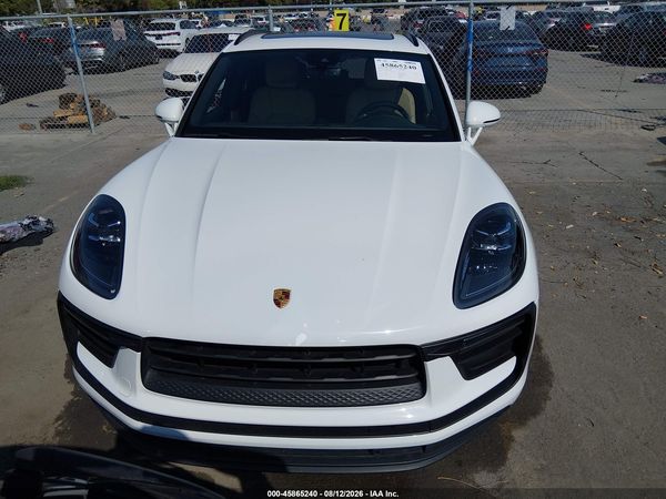 2022 PORSCHE MACAN