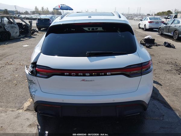 2022 PORSCHE MACAN