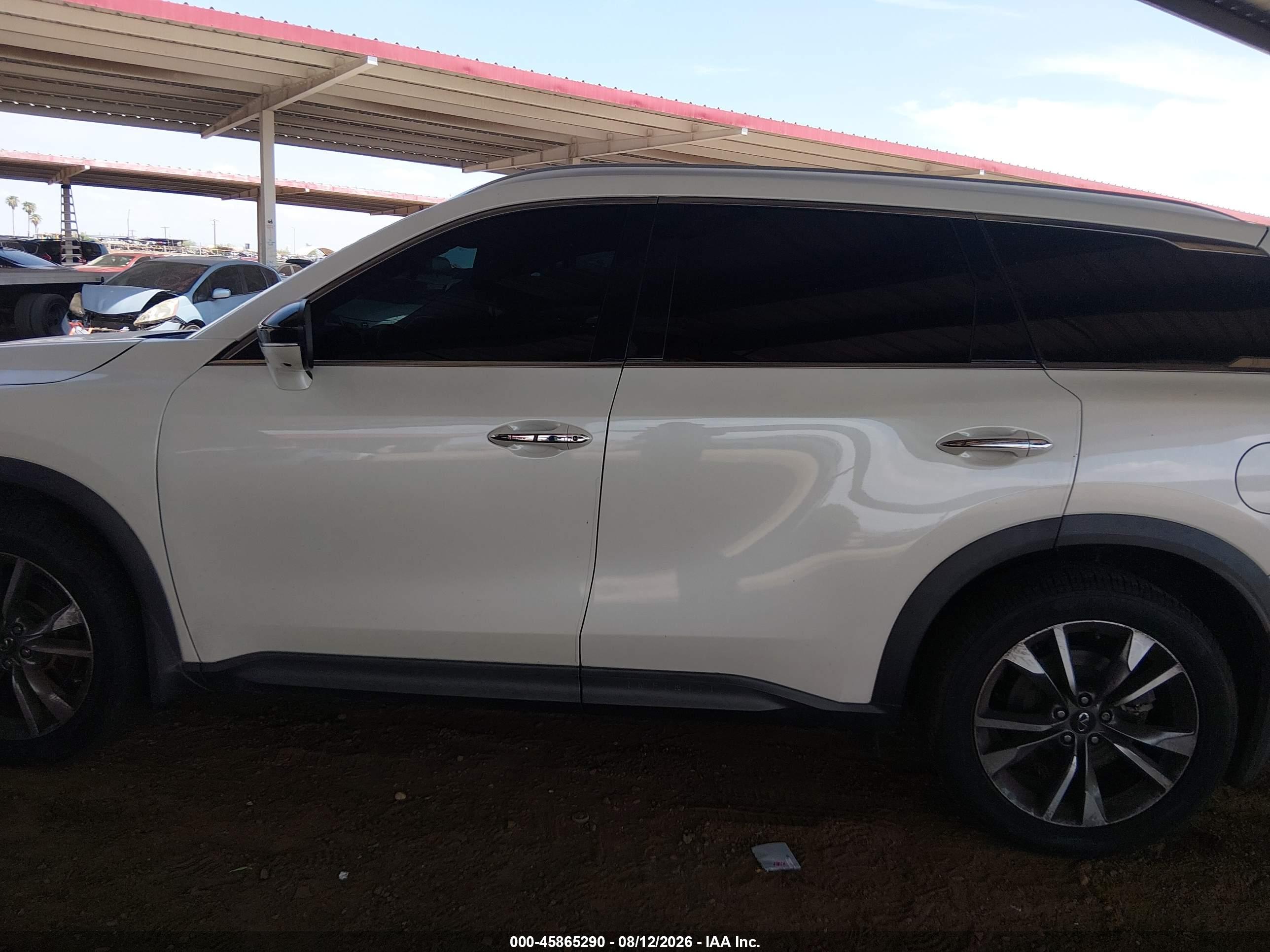 2022 INFINITI QX60 LUXE AWD