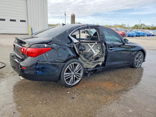 2015 INFINITI Q50