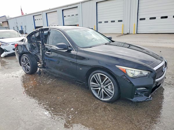 2015 INFINITI Q50