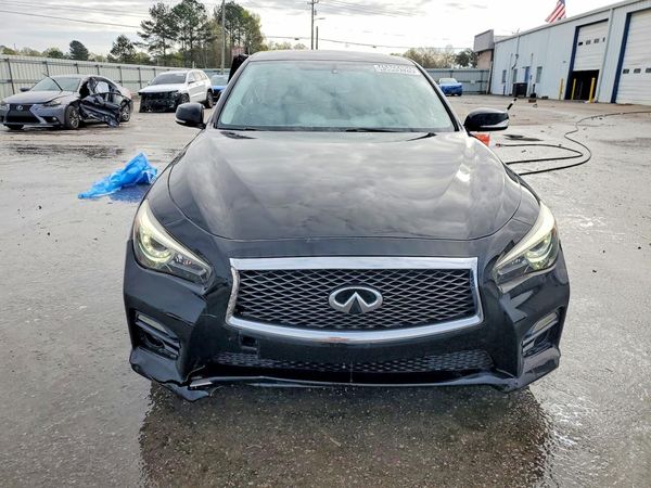 2015 INFINITI Q50